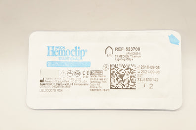 Teleflex 523700 Weck Hemoclip Medium Titanium Ligating Clips - Pack of 25 (x)